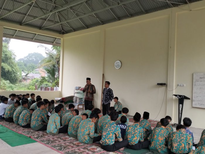 MAN 3 Muaro Jambi Gelar Literasi Pagi Bahasa Arab