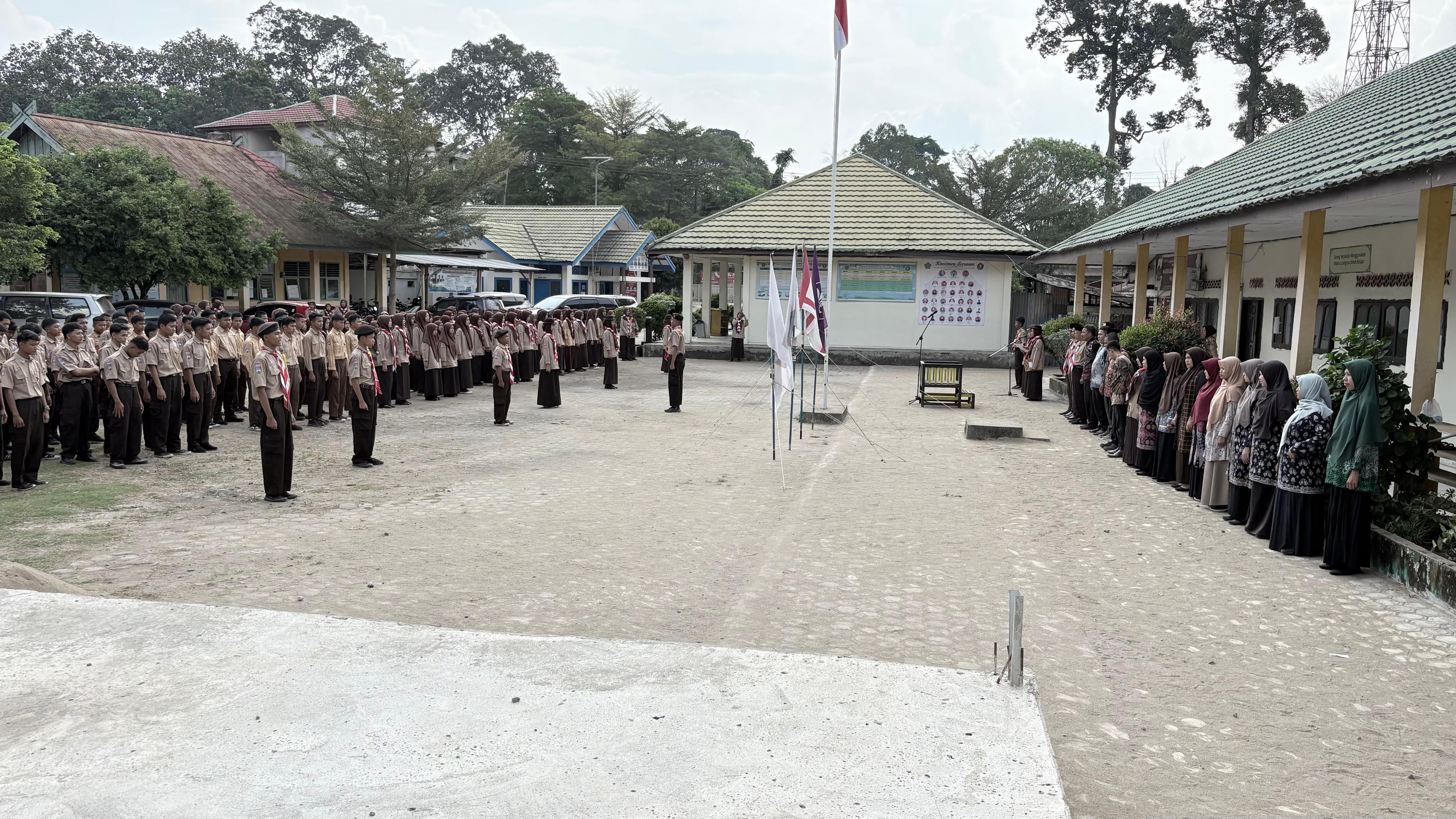 Latihan Pramuka Gugus Depan 11.615 dan 11.616 MAN 3 Muaro Jambi Resmi Dibuka