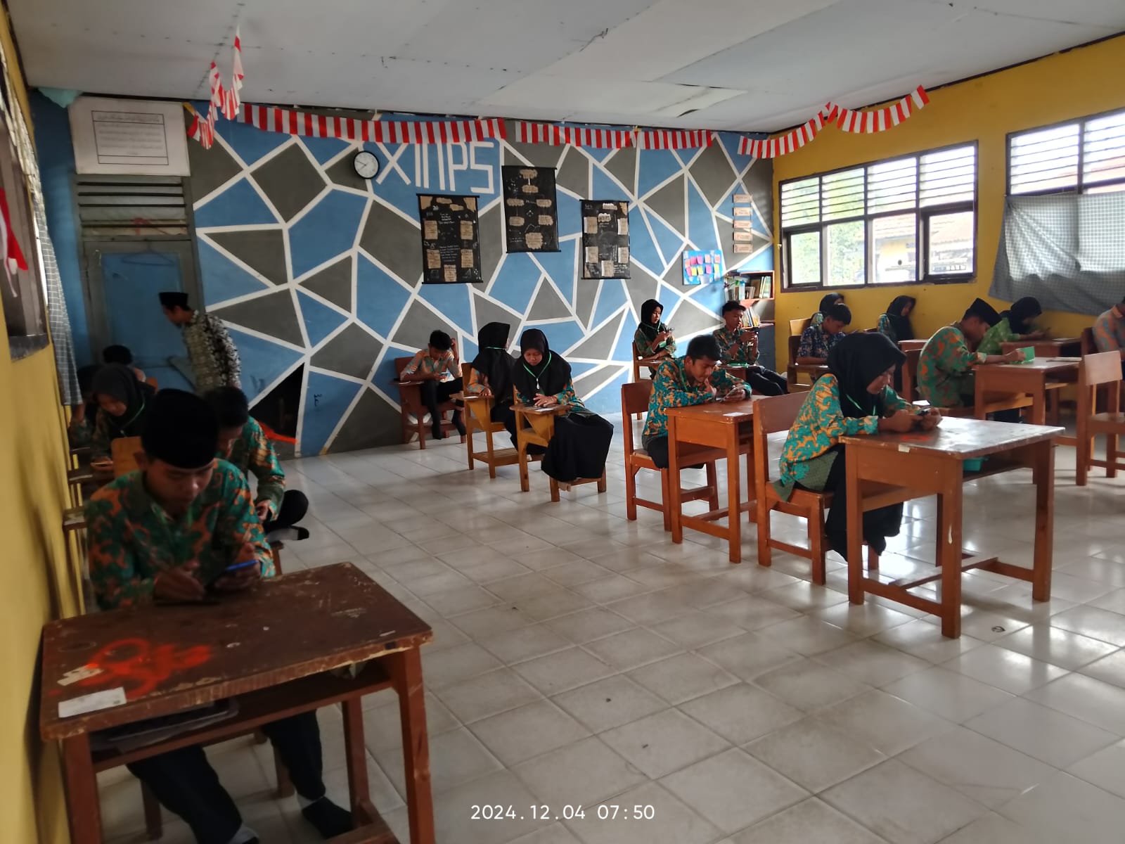 Pelaksanaan Asesmen Sumatif Semester ganjil Hari ke-5 di MAN 3 Muaro Jambi 