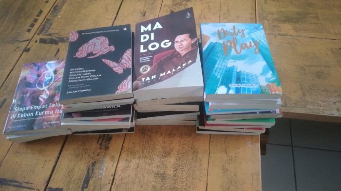 Perpustakaan MAN 3 Muaro Jambi Dapat Hibah Buku Baru