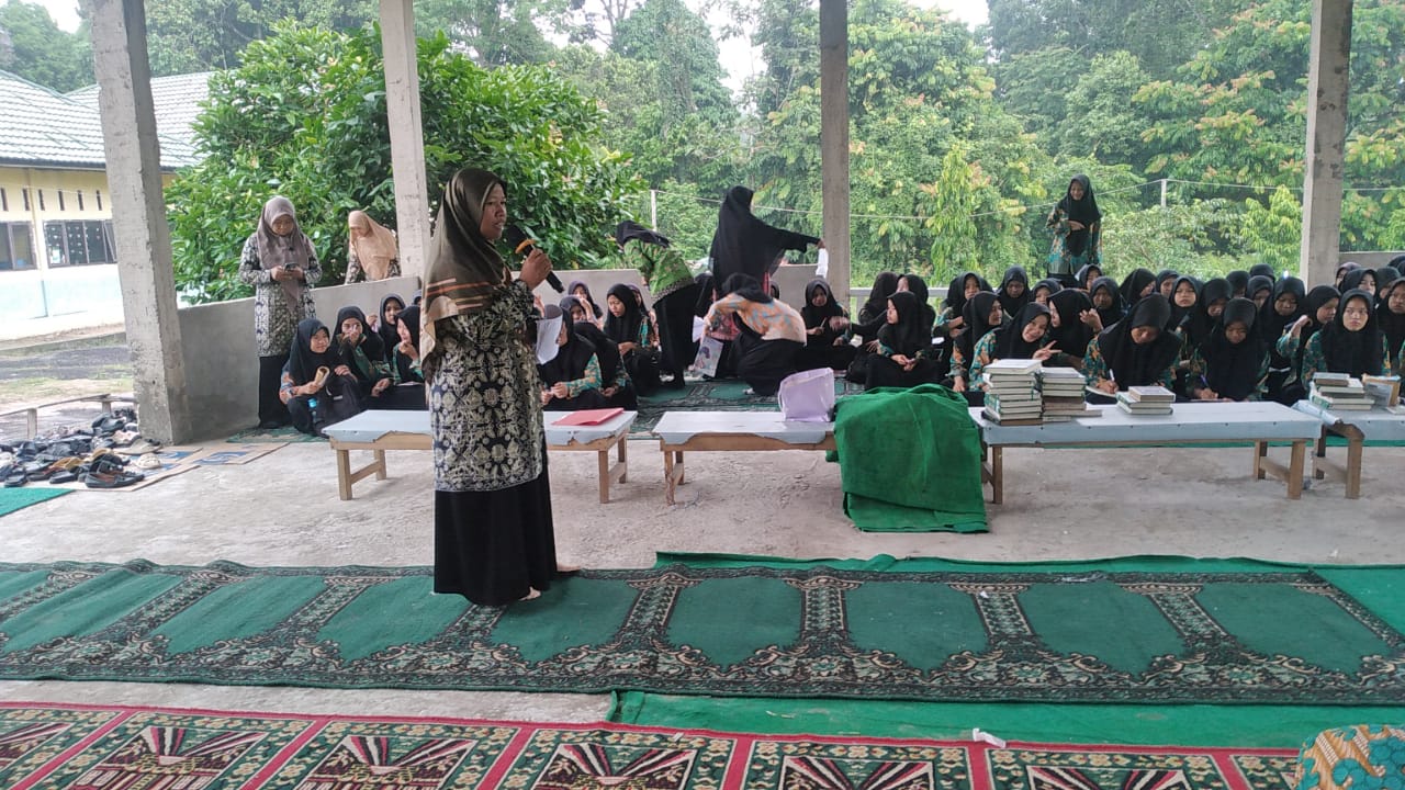 LITERASI BAHASA INDONESIA DI MAN 3 MUARO JAMBI 