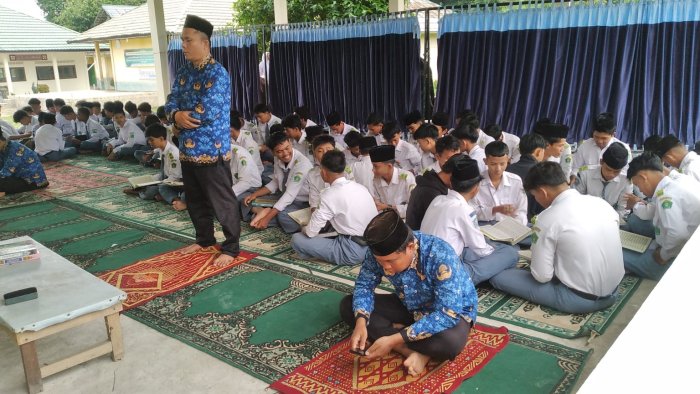 MAN 3 Muaro Jambi Terapkan Rutinitas Pagi Religius MAN 3 Muaro Jambi Terapkan Rutinitas Pagi Religius