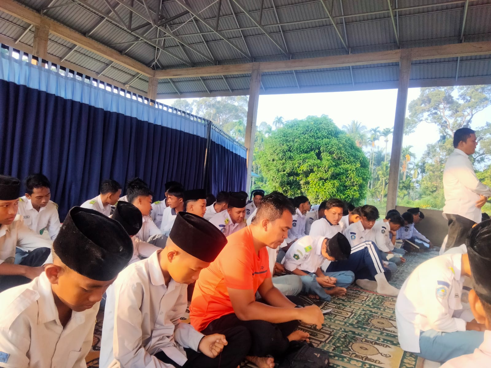 MAN 3 Muaro Jambi Lanjutkan Program Pembiasaan Pagi Shalat Dhuha dan Membaca Al-Qur’an MAN 3 Muaro Jambi Lanjutkan Program Pembiasaan Pagi Shalat Dhuha dan Membaca Al-Qur’an