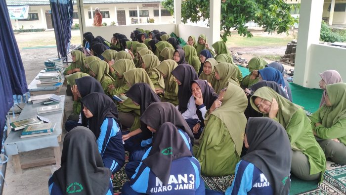 MAN 3 Muaro Jambi Gelar Pembiasaan Pagi Jumat
