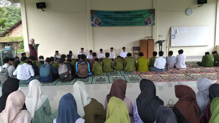 MAN 3 Muaro Jambi Laksanakan Program Mukim Pesantren Ramadhan