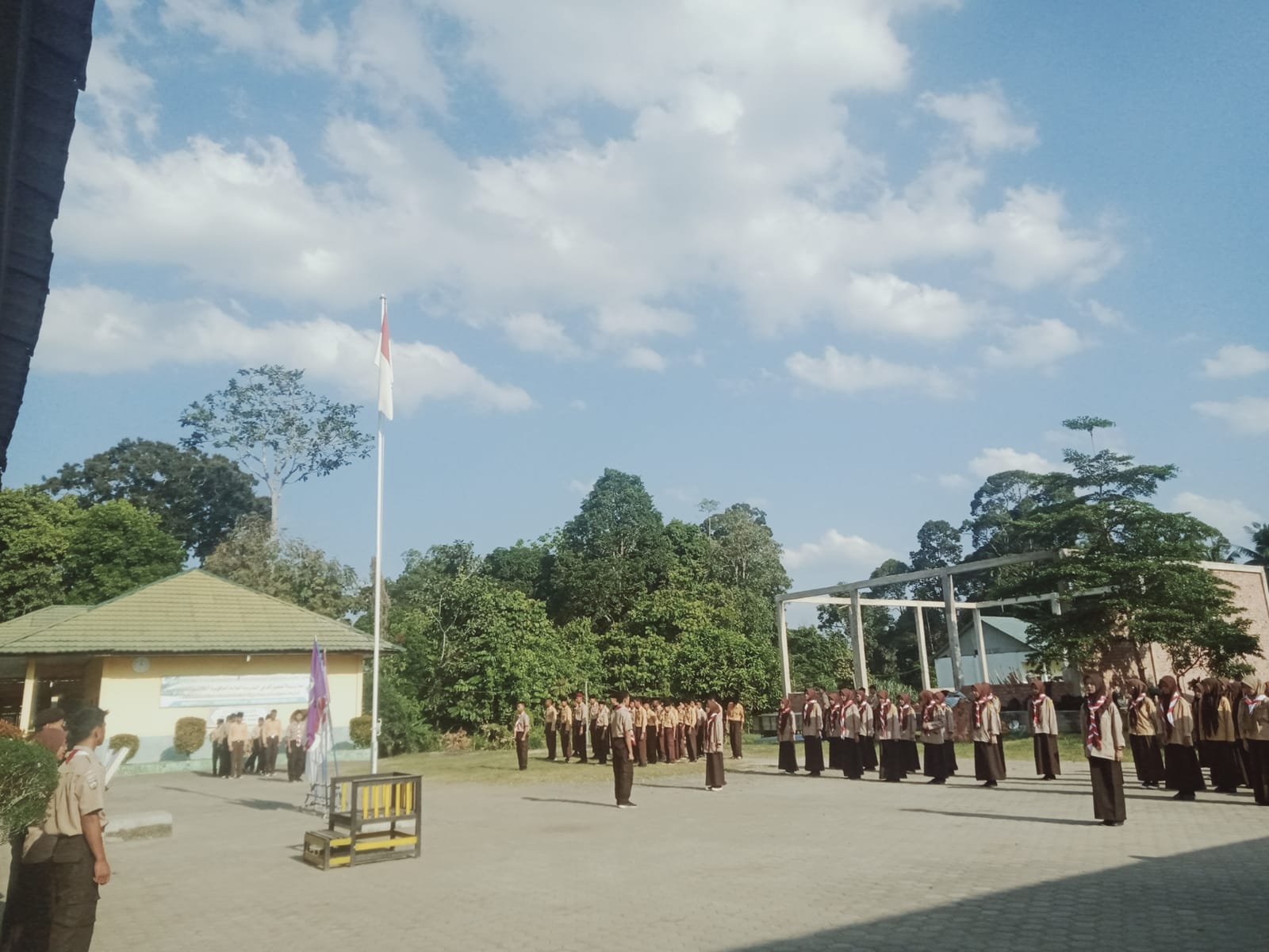 Pramuka MAN 3 Muaro Jambi Gelar Latihan Perdana di Semester Ganjil 2024/2025 Pramuka MAN 3 Muaro Jambi Gelar Latihan Perdana di Semester Ganjil 2024/2025