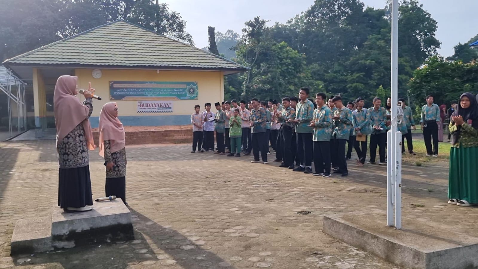 PEKAN LITERASI NUMERASI : UPAYA MENINGKATKAN KEMAMPUAN BERHITUNG SISWA MAN 3 MUARO JAMBI