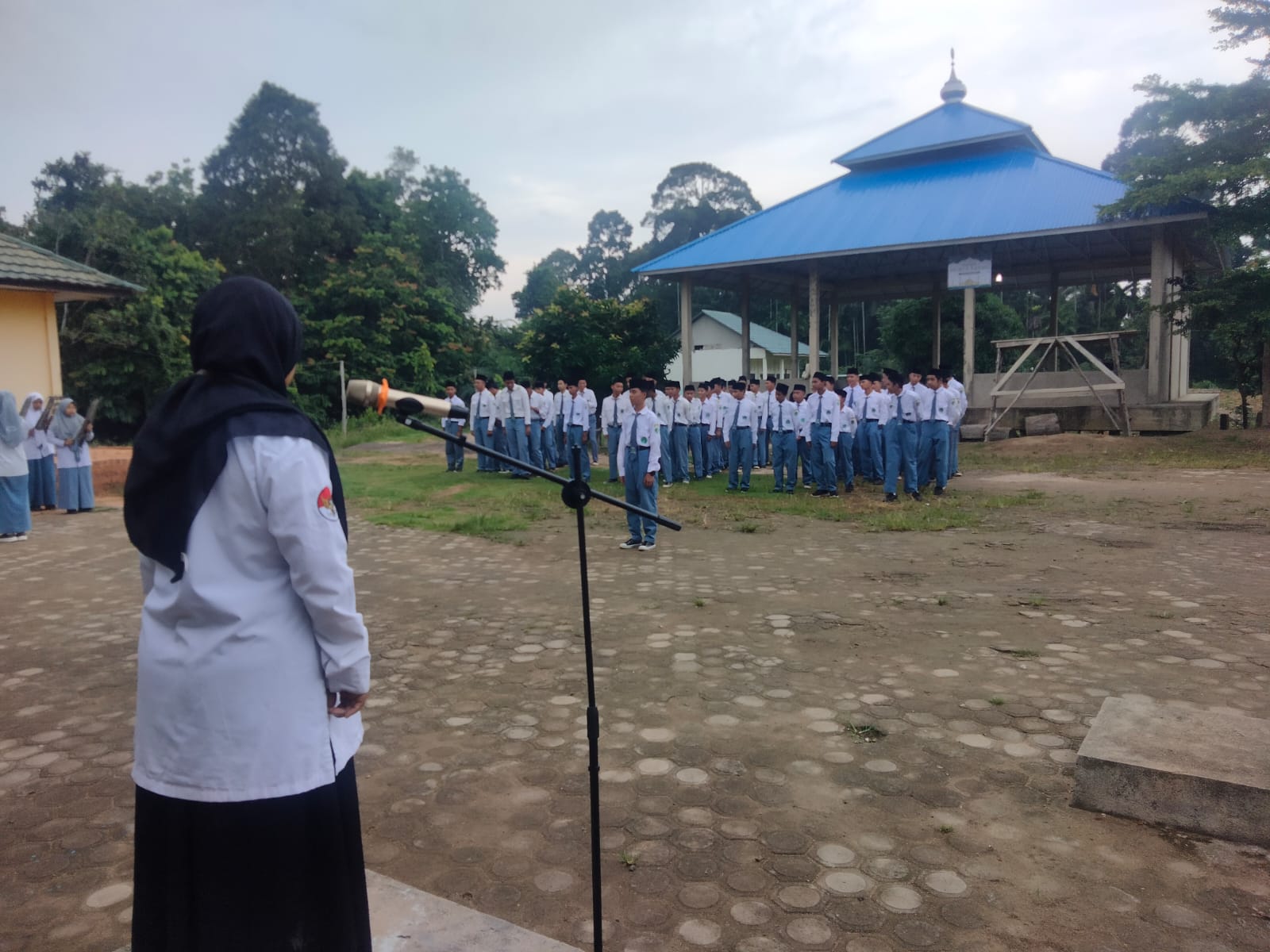 Upacara Senin, 18 November 2024 di MAN 3 Muaro Jambi