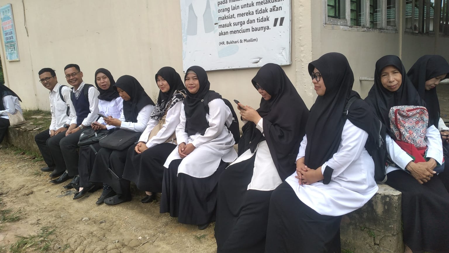 Selamat dan Sukses kepada GTK & Tendik MAN 3 Muaro Jambi yang LULUS Seleksi P3K Tahap 1 Tahun 2024.