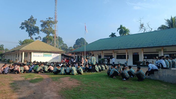 Pembiasaan Literasi Bahasa Arab: Siswa Berlatih Mufradat Melalui Kerja Kelompok Pembiasaan Literasi Bahasa Arab: Siswa Berlatih Mufradat Melalui Kerja Kelompok