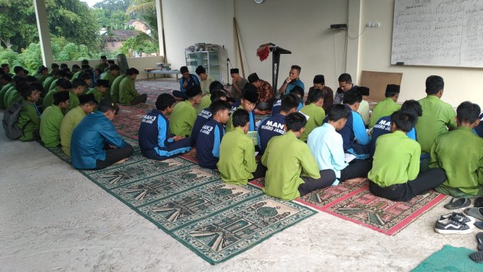 Bangun Karakter Religius dan Disiplin, MAN 3 Muaro Jambi Gelar Pembiasaan Jumat
