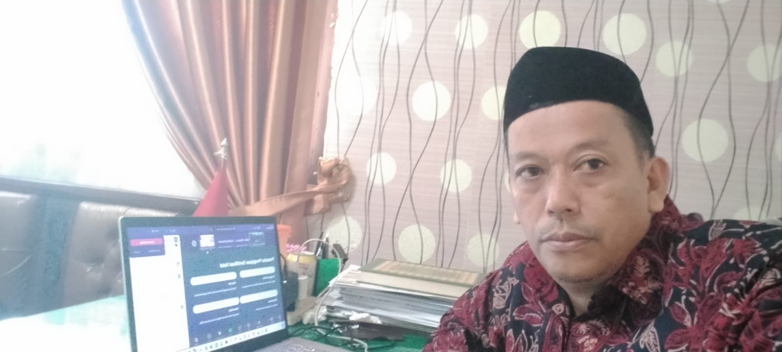 Kepala MAN 3 Muaro Jambi Ikuti Sosialisasi Sertifikasi Halal Kantin Madrasah secara Daring