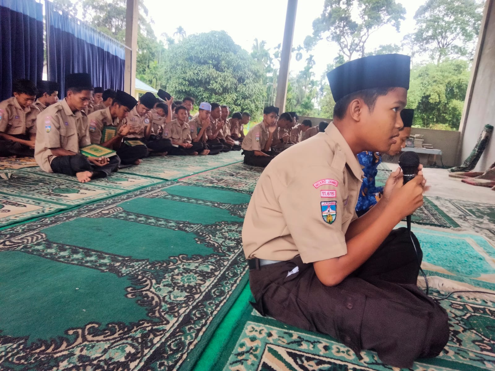 Pembiasaan Kamis Pagi Shalat Dhuha di MAN 3 Muaro Jambi
