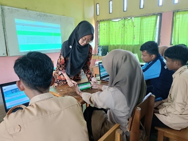 Guru Informatika MAN 3 Muaro Jambi Terapkan Metode Inovatif Guru Informatika MAN 3 Muaro Jambi Terapkan Metode Inovatif