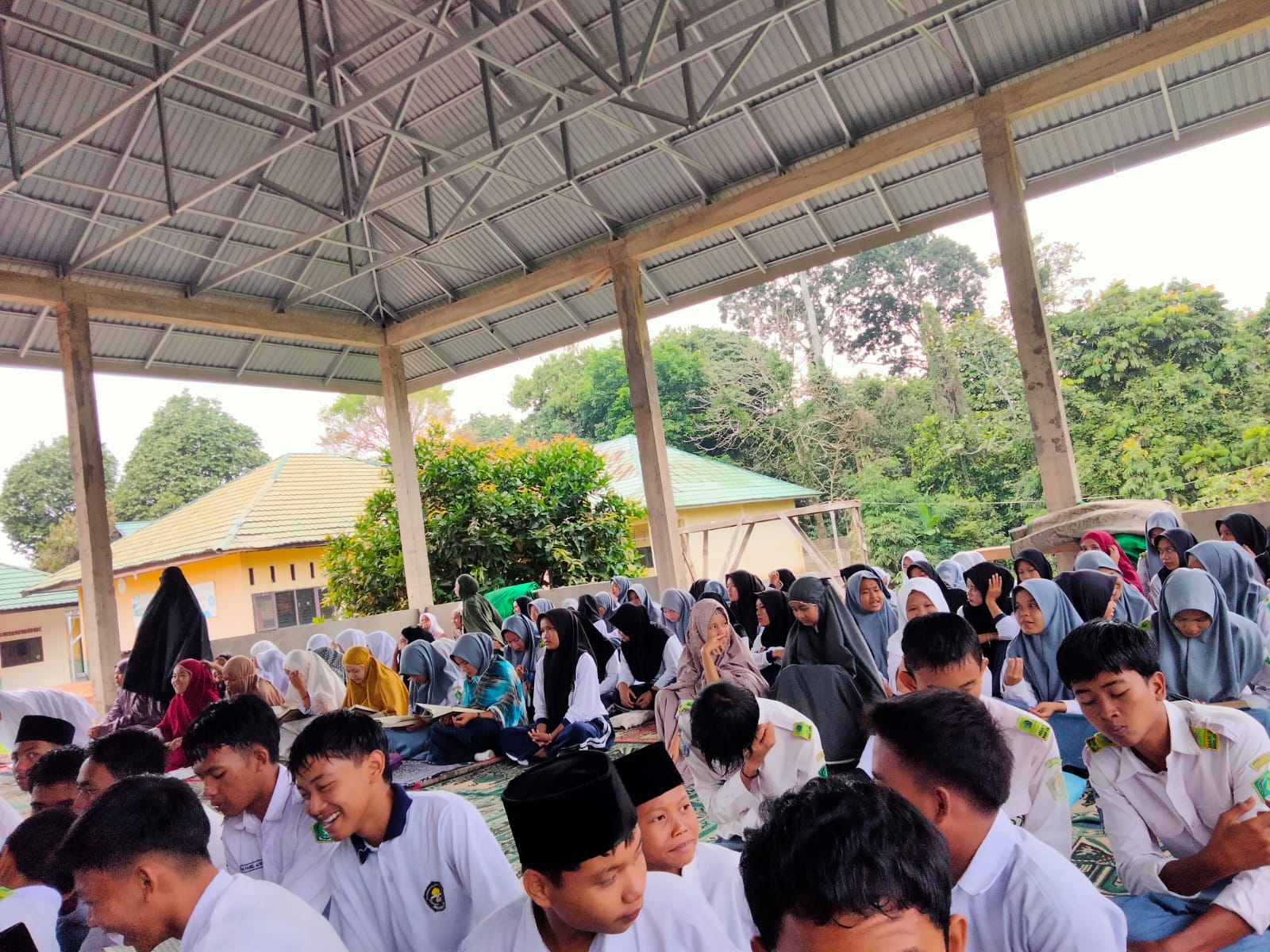 Pembiasaan Pagi (Shalat Dhuha dan Baca Al-Qur’an) Pembiasaan Pagi (Shalat Dhuha dan Baca Al-Qur’an)