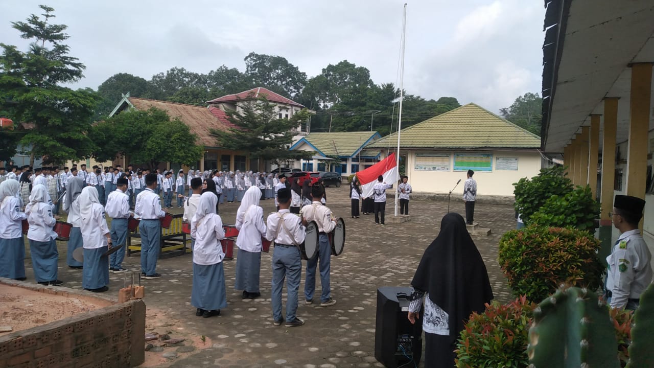Perayaan Hari Guru Nasional di MAN 3 Muaro Jambi: Guru Berdaya, Indonesia Jaya