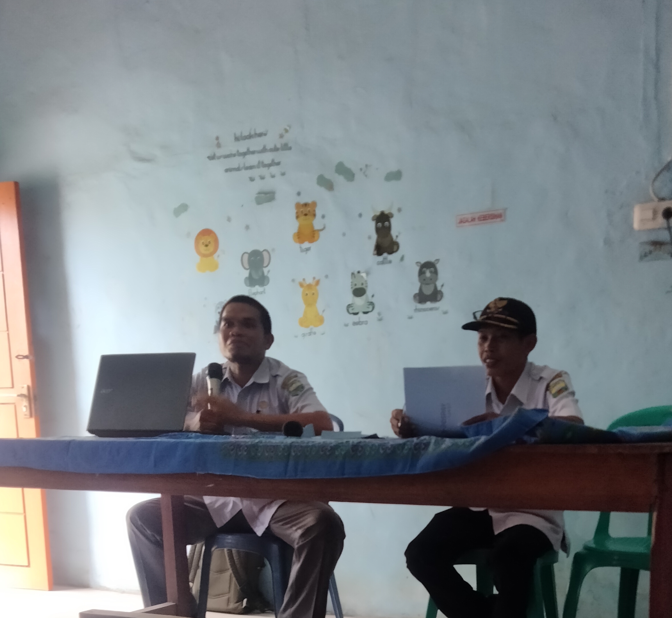 Agenda rapat kali ini membahas persiapan peringatan Kemerdekaan RI ke-79 dan HUT desa Talang duku.