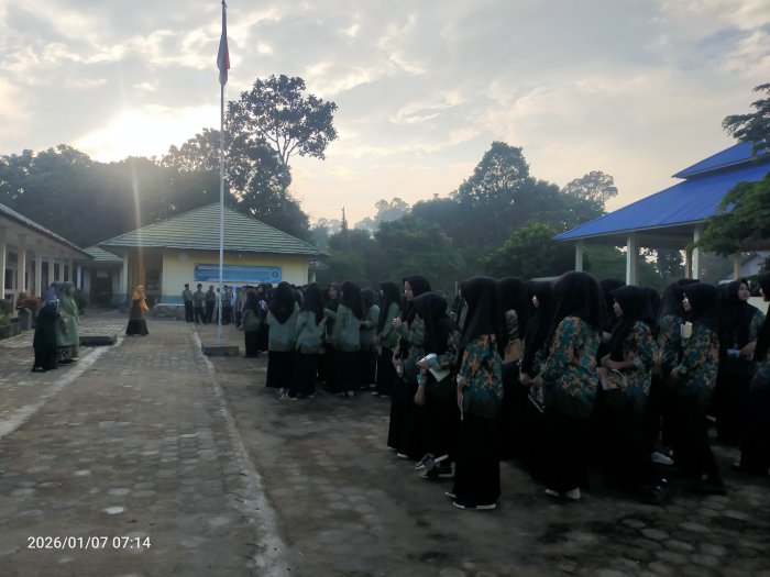 MAN 3 Muaro Jambi Gelar Literasi Perdana Semester Genap MAN 3 Muaro Jambi Gelar Literasi Perdana Semester Genap