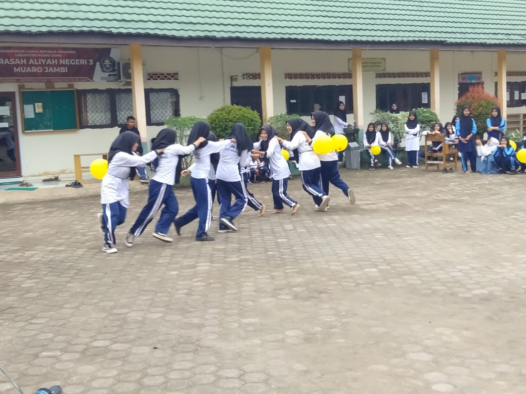 CLASS MEETING ULAR BALON DI MAN 3 MUARO JAMBI 