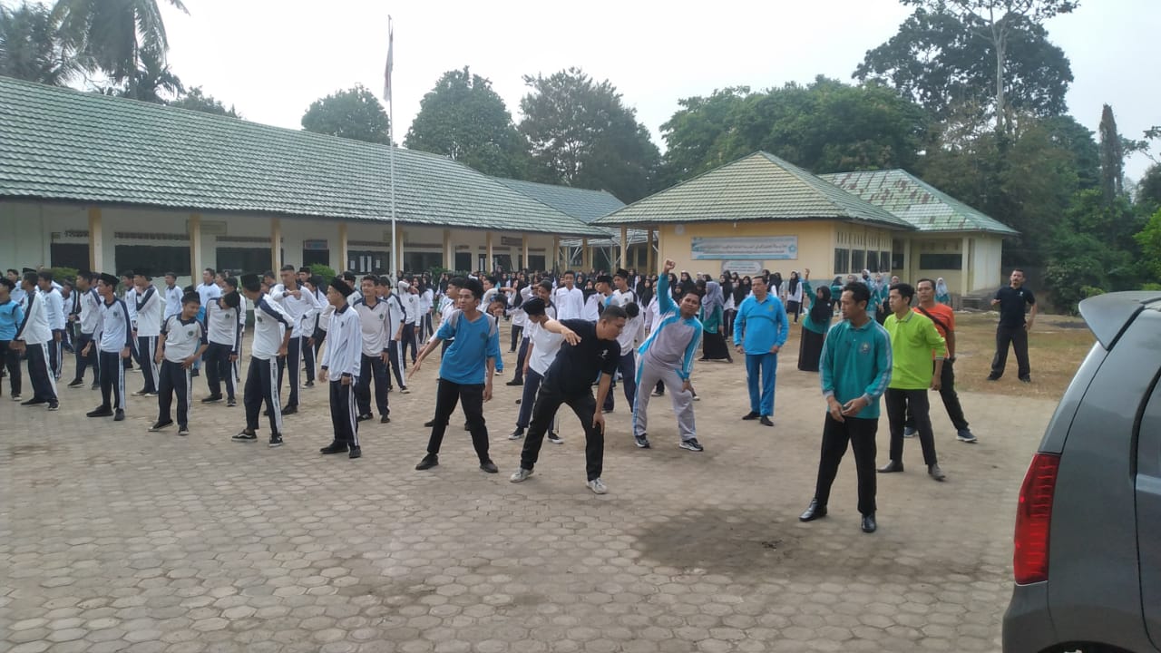 MAN 3 MUARO JAMBI   RUTINKAN SENAM KESEGARAN JASMANI