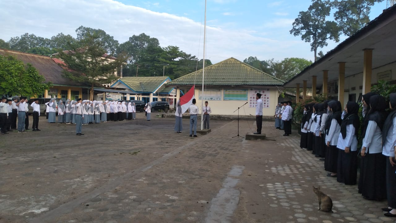 Upacara Bendera Hari Senin, 3 Agustus 2025 di MAN 3 Muaro Jambi Upacara Bendera Hari Senin, 3 Agustus 2025 di MAN 3 Muaro Jambi