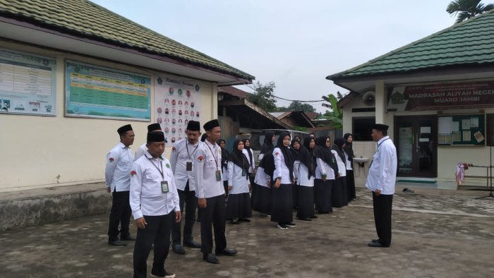 Apel pagi Senin di MAN 3 Muaro Jambi Apel pagi Senin di MAN 3 Muaro Jambi