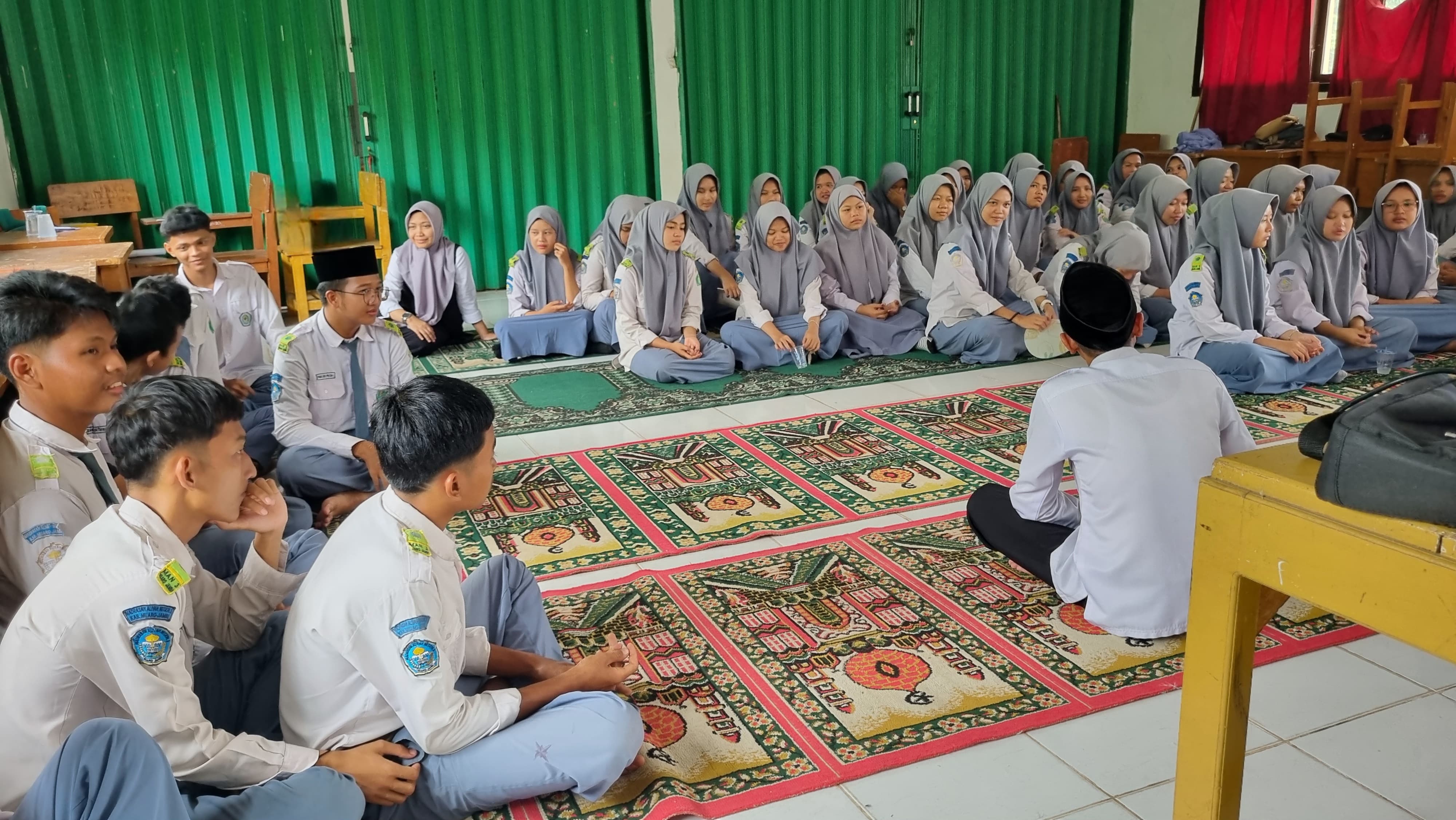 Sosialisasi SNPMB 2025 siswa kelas XII MAN 3 MUARO JAMBI Sosialisasi SNPMB 2025 siswa kelas XII MAN 3 MUARO JAMBI