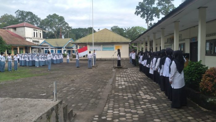 Pembina Upacara di MAN 3 Muaro Jambi Tekankan Disiplin