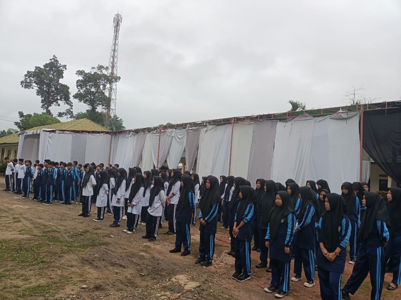 MAN 3 Muaro Jambi Memperingati Hari Pendidikan Nasional