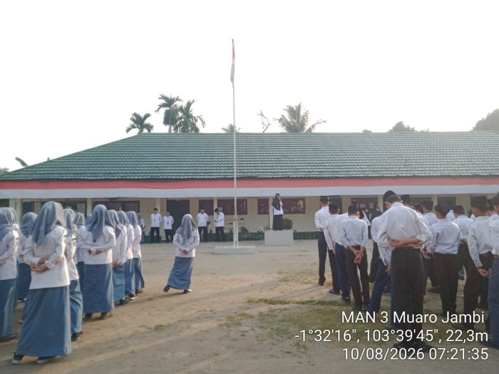 MAN 3 Muaro Jambi Tekankan Disiplin dan Kepedulian Lewat Upacara MAN 3 Muaro Jambi Tekankan Disiplin dan Kepedulian Lewat Upacara