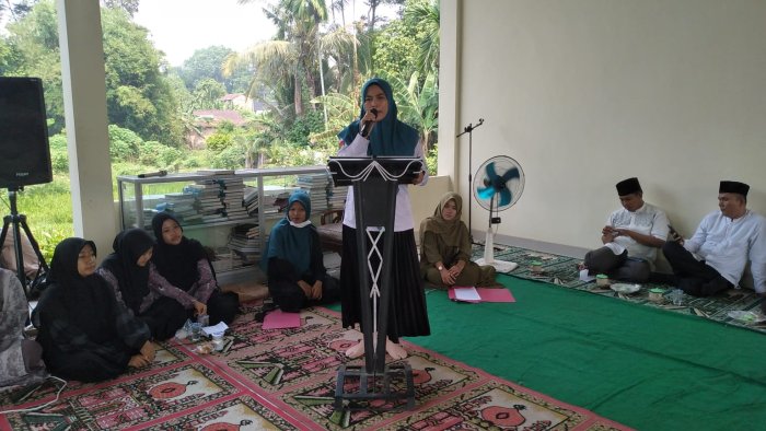 Haru dan Penuh Kekeluargaan, MAN 3 Muaro Jambi Lepas Ibu Nirmala, S.Pd., M.Pd. ke MAN 2 Kota Jambi