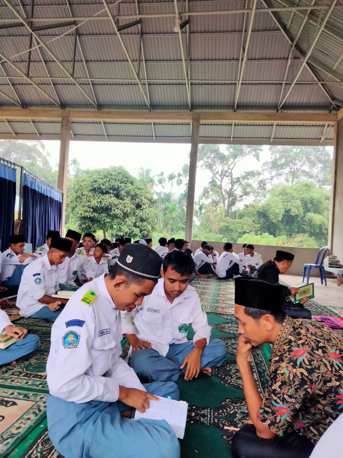  Pembiasaan Keagamaan Shalat Dhuha dan Membaca Alquran di MAN 3 Muaro Jambi
