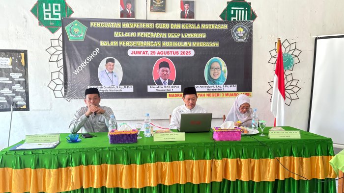 Workshop Deep Learning dalam Pengembangan Kurikulum Madrasah di MAN 3 Muaro Jambi Workshop Deep Learning dalam Pengembangan Kurikulum Madrasah di MAN 3 Muaro Jambi