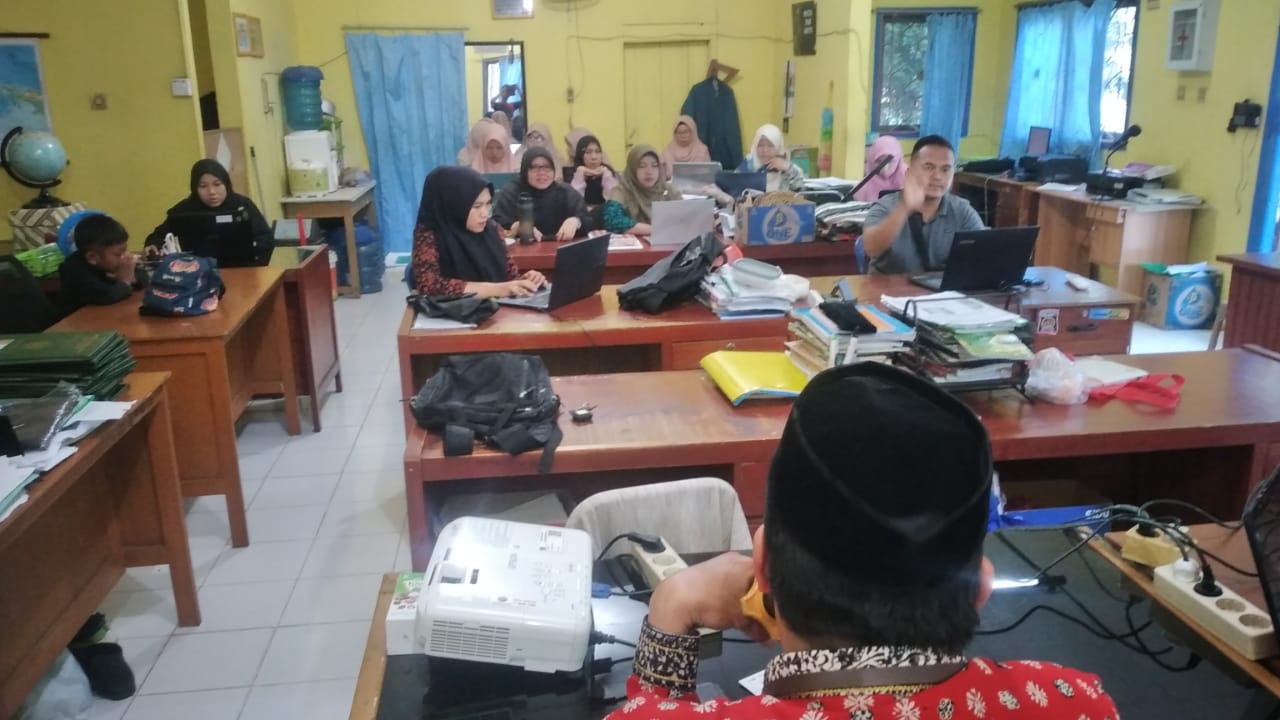 MAN 3 MUARO JAMBI GELAR RAPAT PENETAPAN NILAI RDM MAN 3 MUARO JAMBI GELAR RAPAT PENETAPAN NILAI RDM