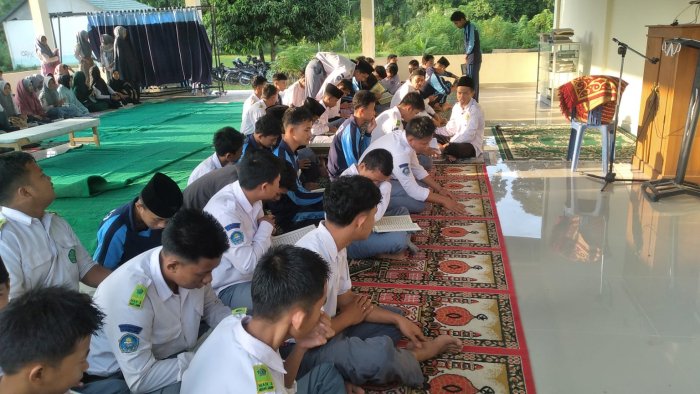 MAN 3 Muaro Jambi Gelar Shalat Dhuha dan Tadarusan