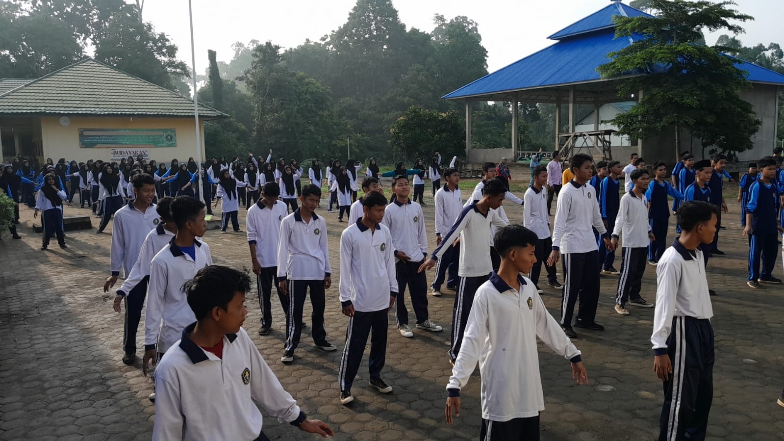 Gelar Jumat Sehat, MAN 3 Muaro Jambi Laksanakan SKJ