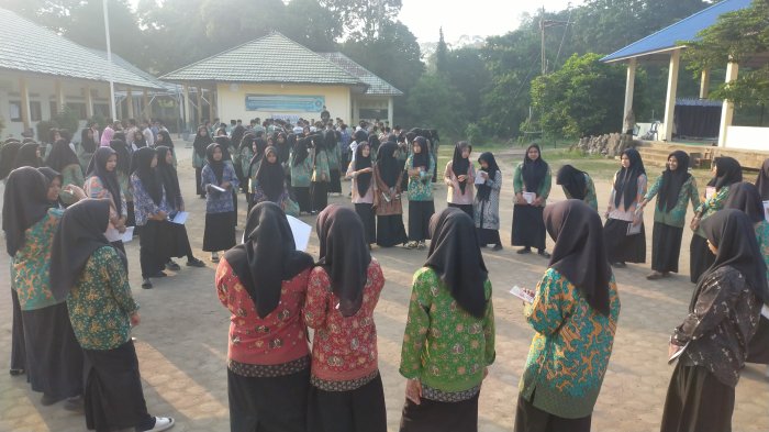 Siswa MAN 3 Muaro Jambi Antusias Ikuti Pembiasaan Pagi Bertema Kalimat Aktif dan Pasif