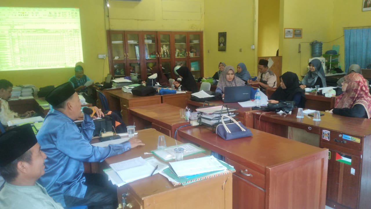 Rapat Pembagian Tugas Mengajar Tahun Pelajaran 2024/2025 di MAN 3 Muaro Jambi Rapat Pembagian Tugas Mengajar Tahun Pelajaran 2024/2025 di MAN 3 Muaro Jambi