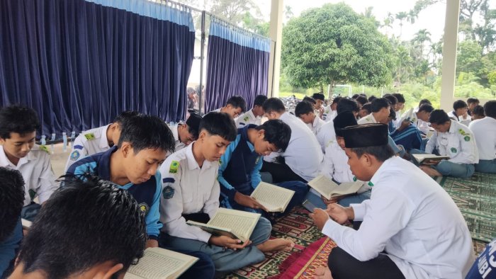 MAN 3 Muaro Jambi Laksanakan Kegiatan Rutin Shalat Dhuha dan Tadarus Al-Quran