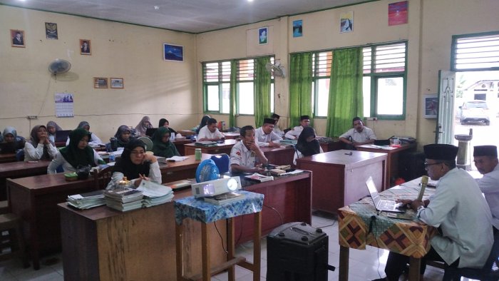 Pengawas MAN 3 Muaro Jambi tekankan Persiapan Ujian dan Penguatan Soal HOTS di MAN 3 Muaro Jambi Pengawas MAN 3 Muaro Jambi tekankan Persiapan Ujian dan Penguatan Soal HOTS di MAN 3 Muaro Jambi