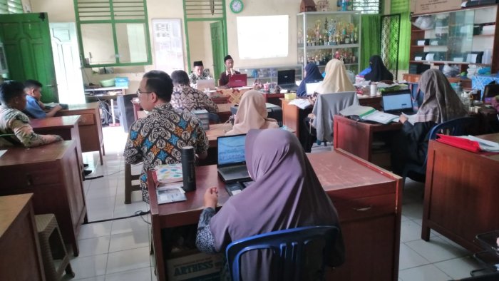 MAN 3 Muaro Jambi Gelar Rapat Kenaikan Kelas 2025/2026