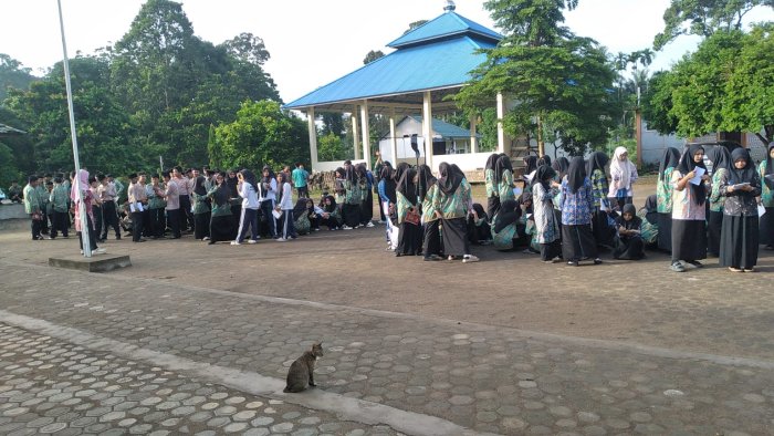 Belajar Seru Adjective, Siswa MAN 3 Muaro Jambi Antusias Berliterasi Bahasa Inggris