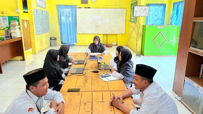 MAN 3 Muaro Jambi Siapkan Kurikulum Baru Lewat Rapat Koordinasi