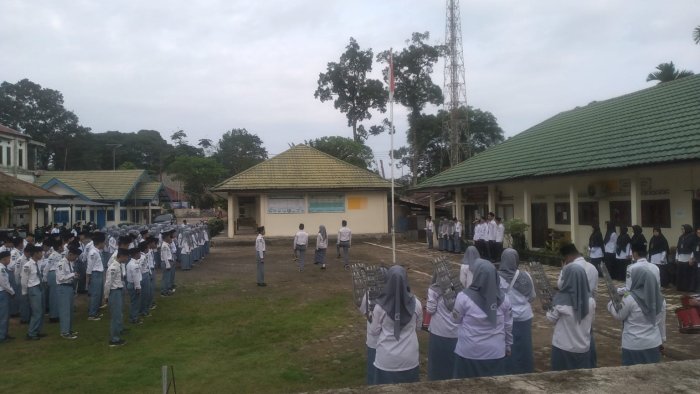 Pembina Upacara Ajak Warga Madrasah Laksanakan Upacara dengan Persiapan Terbaik Pembina Upacara Ajak Warga Madrasah Laksanakan Upacara dengan Persiapan Terbaik